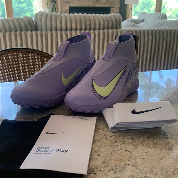 NWT Nike Purple Indoor Soccer Cleats